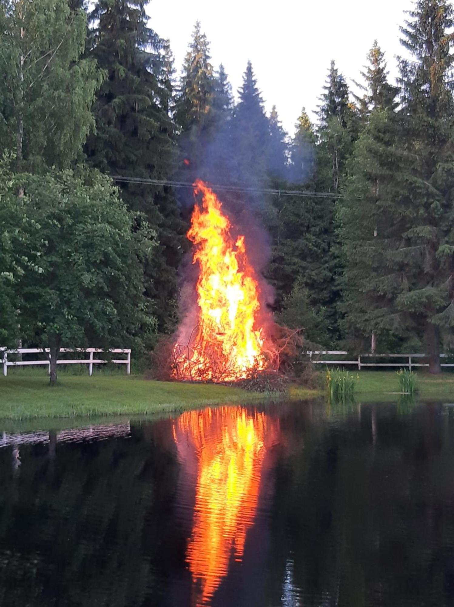 Huhtaniemen Moekkikylae Hotel Veteli Kültér fotó